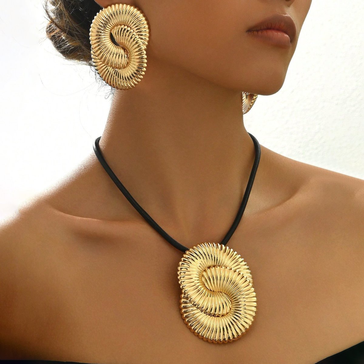 Glamorous Golden Spiral Jewelry Set - A Statement Of Elegance