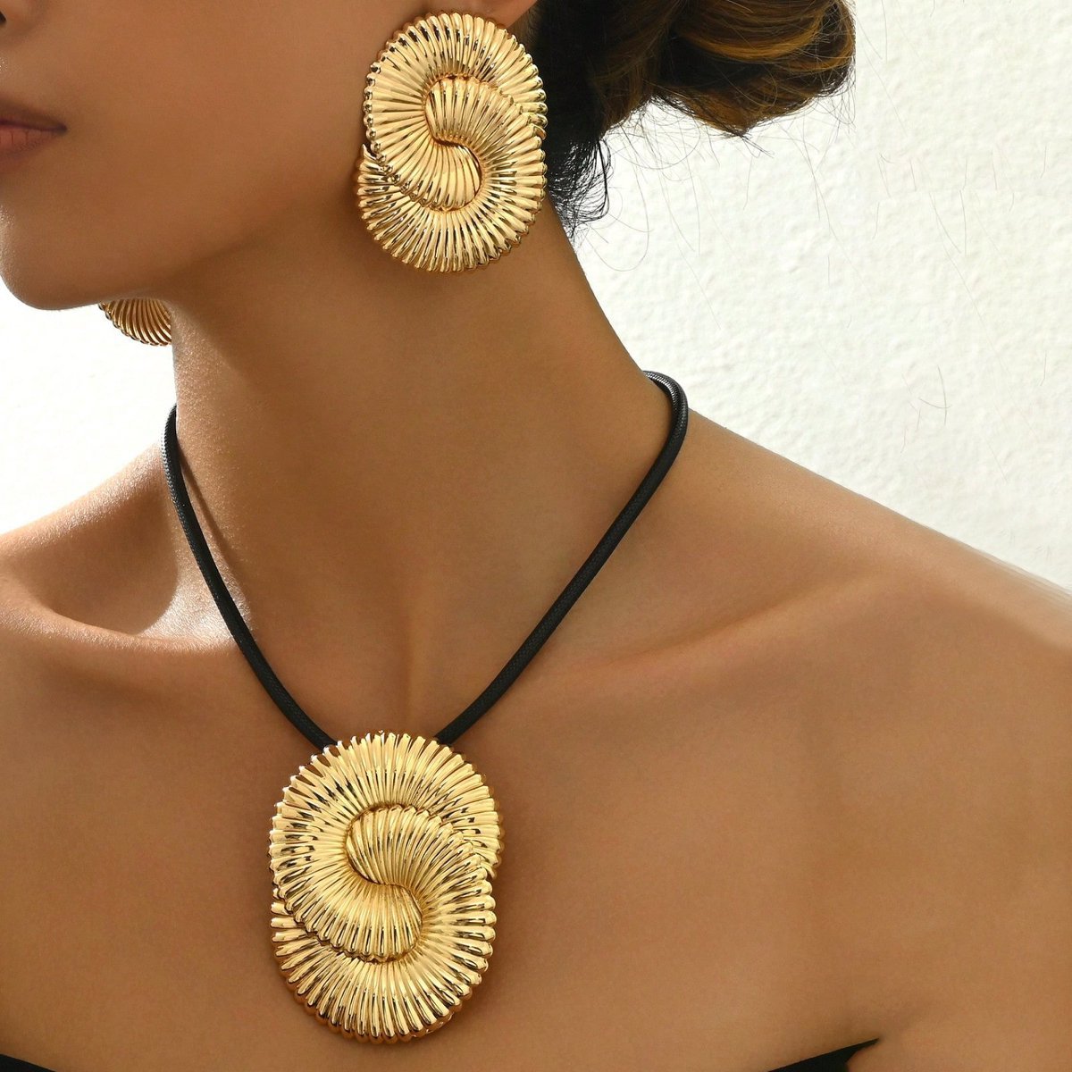 Glamorous Golden Spiral Jewelry Set - A Statement Of Elegance
